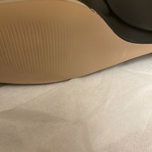 Mid shark lock black size 9 wedge heel